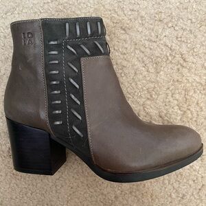 “LOLA M…?” MADE IN SPAIN BOOTIES - SIZE 6/36